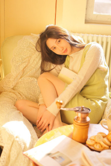 少妇与情人苹果园偷欢